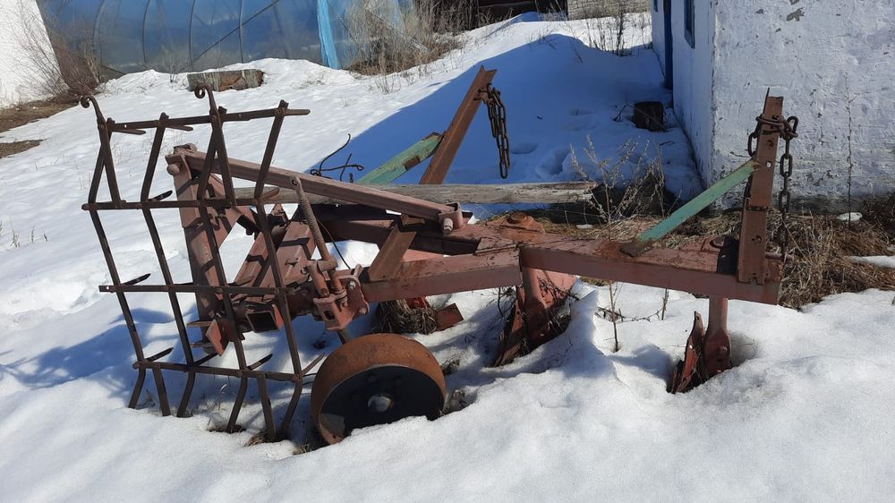 Продам навесной плуг