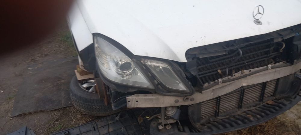 Far dreapta Mercedes W212 XENON complet