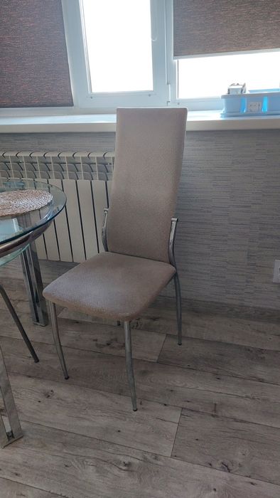 Продам стол и стулья