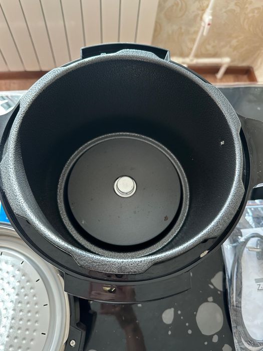 Продаю мультиварку в новом состояний