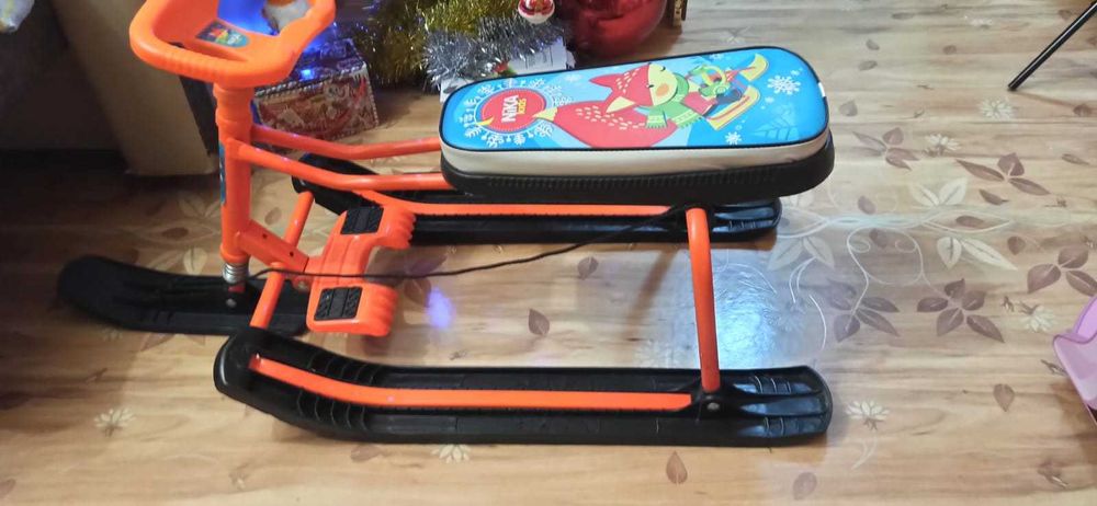 Детский снегокат NIKA