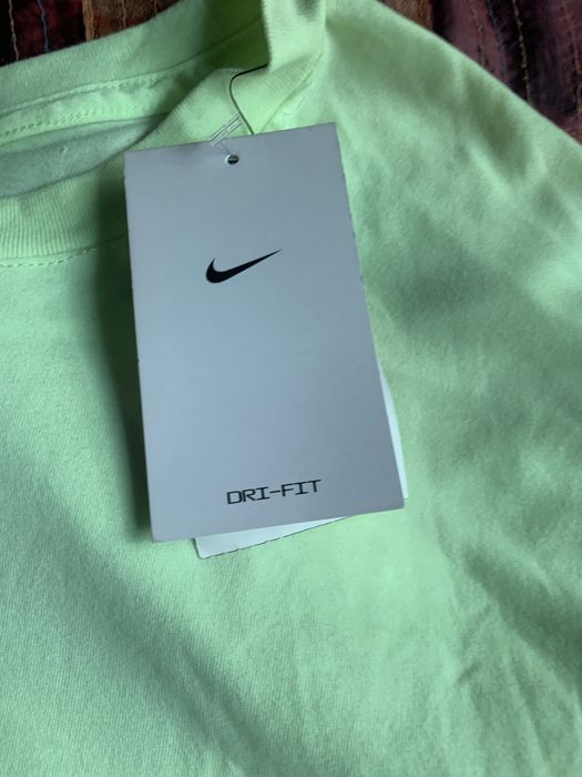 Nike • Dryfit • •