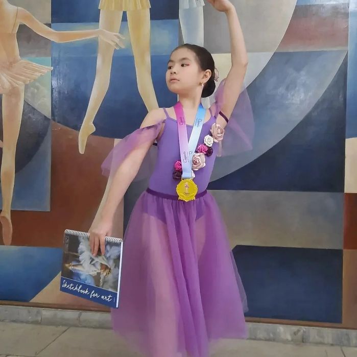 Платья и юбки  на 7_9 лет