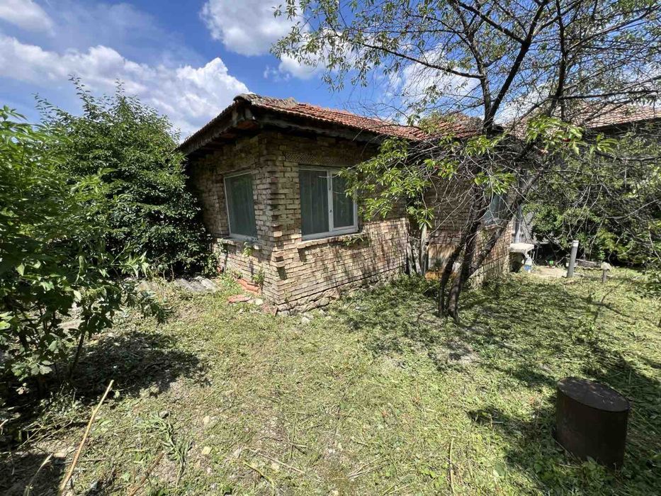 Продавам КЪЩА в гр. Провадия