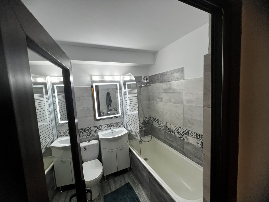 Apartament 3 camere de vanzare, se vinde mobilat si utilat