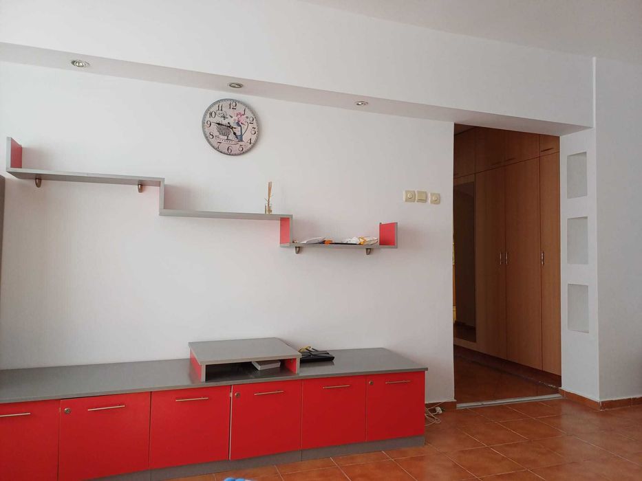 Inchiriez 3 camere pe termen lung