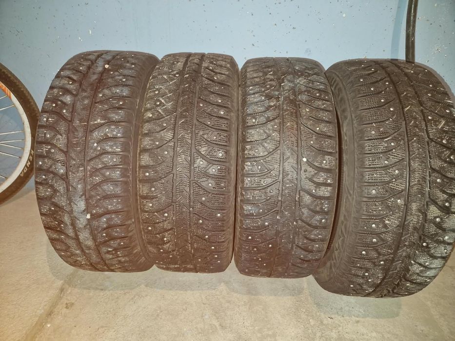 Продам зимные шины