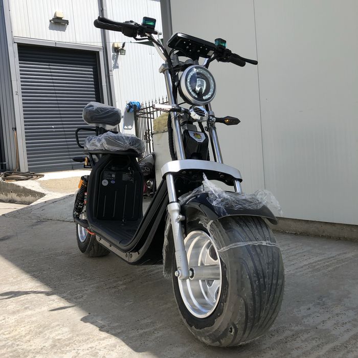 Scuter Electric Model 2025 cu cartelă full led