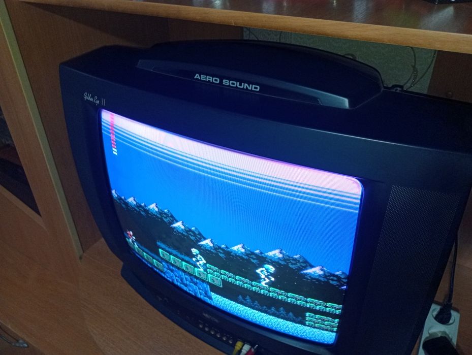 Телевизор LG Golden eye 2