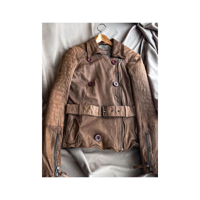Элегантная кожаная куртка