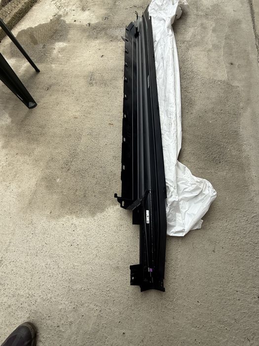 Праг за BMW i4 (G26)ляв