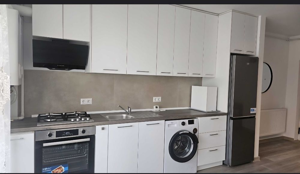 Inchiriez apartament bloc nou