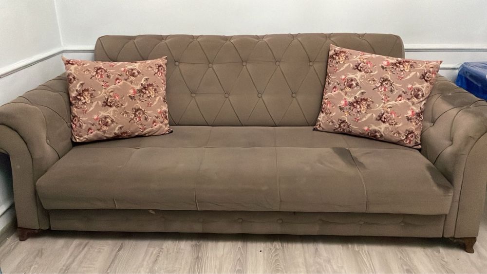 Срочно продам диван