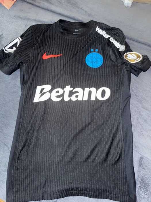 Vând tricou original FCSB