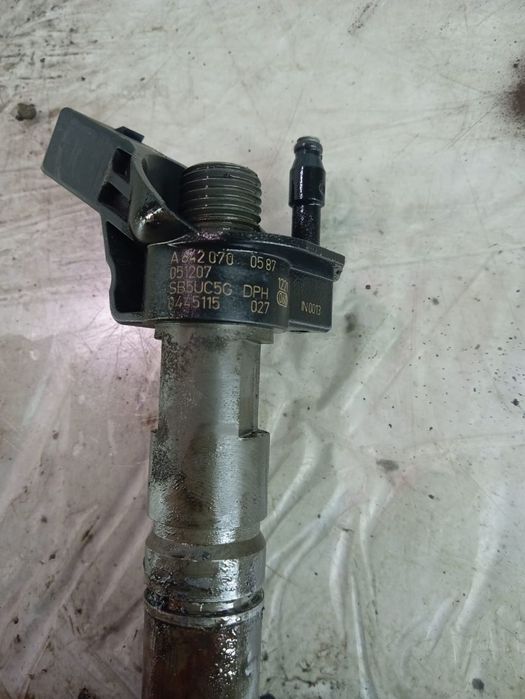 Injector 3.0 cdi om642 A6420700587 0445115027 Mercedes-Benz R-Class W