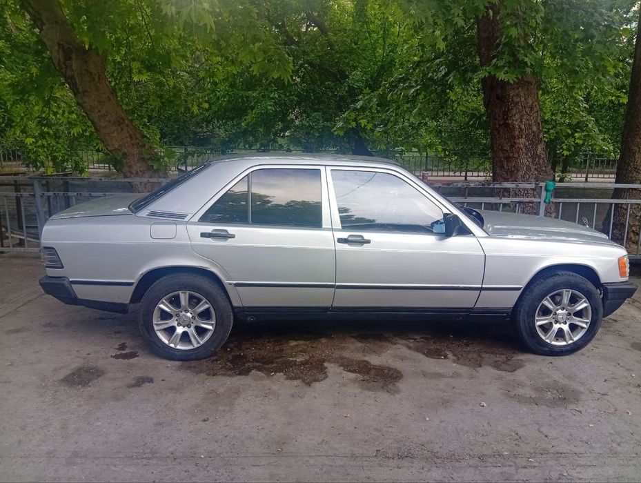 Mercedes-Benz 190 1986 — 3