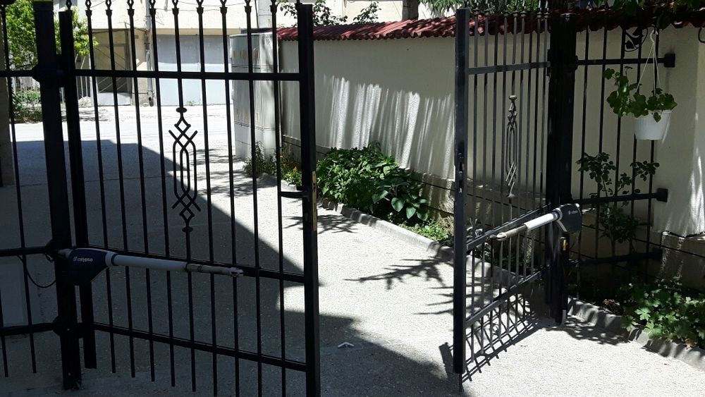 автоматизация за дворна или гаражна врата