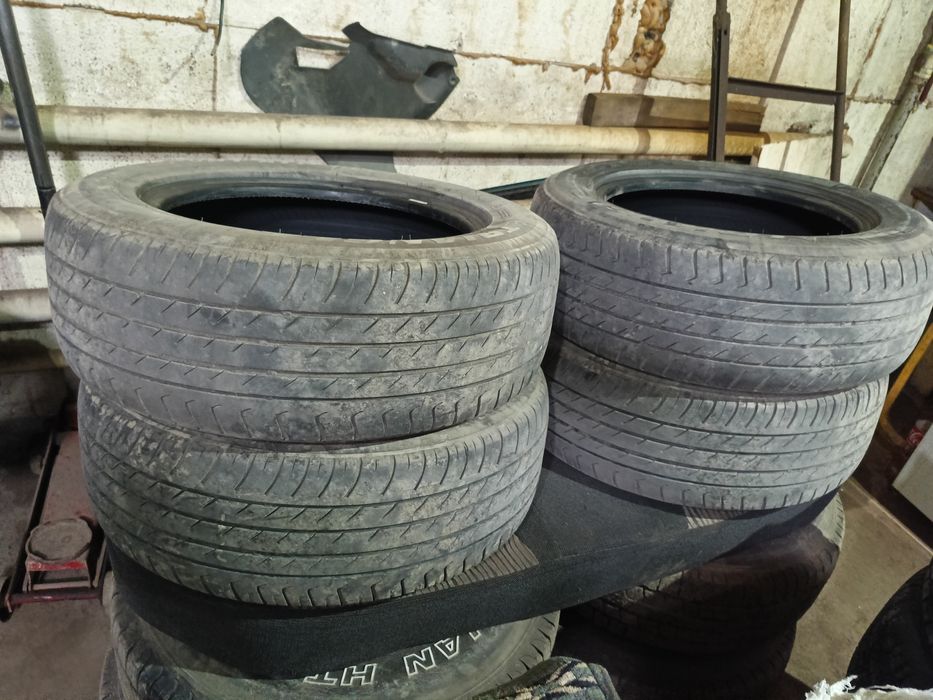 Продам шины б/у  комплект могу в рассрочку