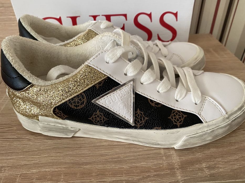 Дамски кецове Guess