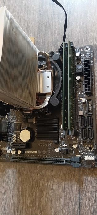 Gigabyte H310 + Core i5 8500 + 16gb