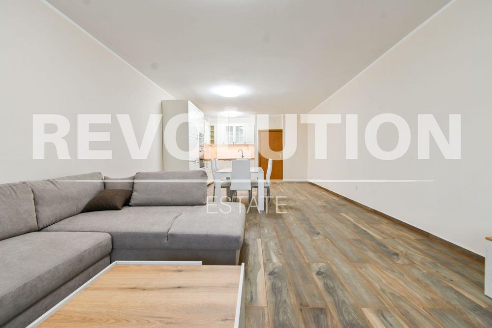 Дава се под наем Тристаен апартамент в София, Витоша - 125 кв.м за 847.62 € - Снимка #1