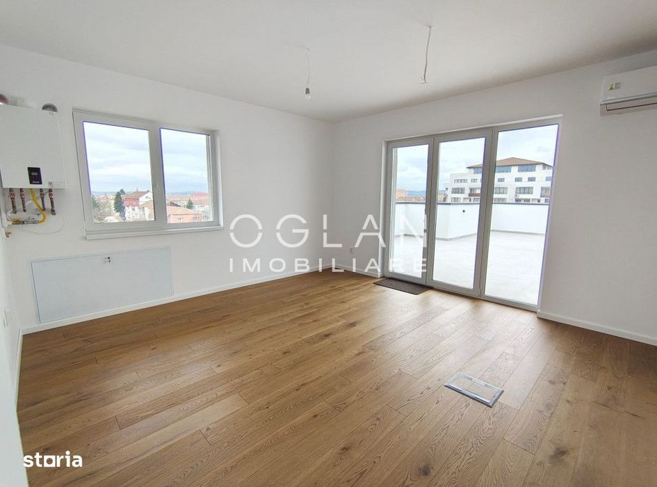 Penthouse 4 cam, terasa 78 mp, La Cheie, D. Stanca