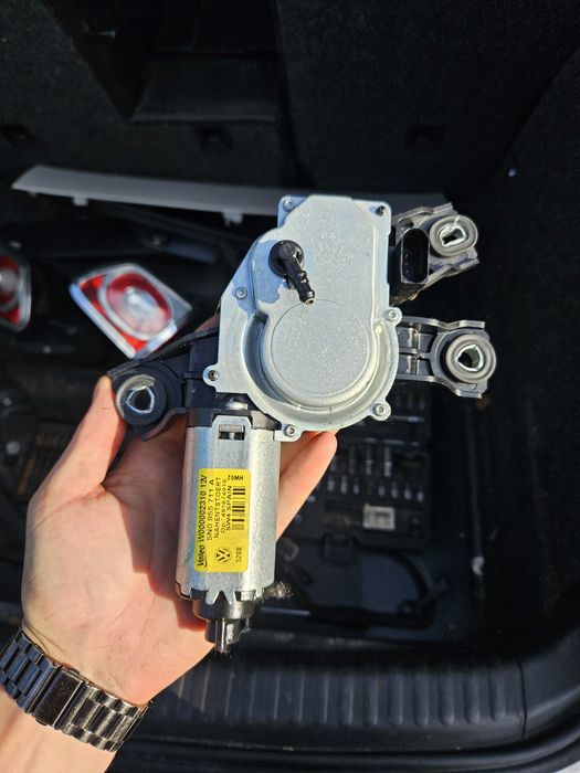 Motoras Stergator Luneta Tiguan/Motoras Stergator Spate Tiguan 2008