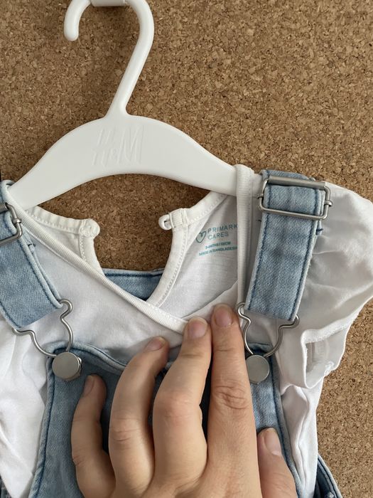 Salopeta blugi si tricou Primark 68