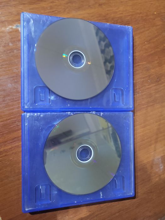 Диски PS4 Spider-Man и Gran Turismo