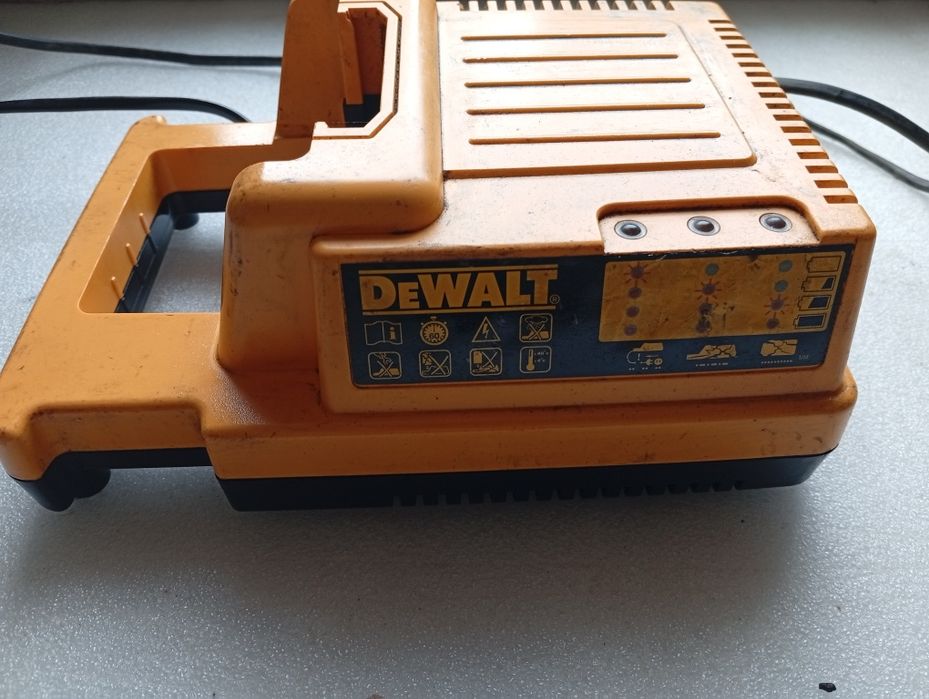 Încărcător dewalt 36 v