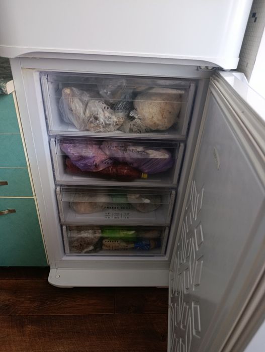 Продаётся холодильник бирюса