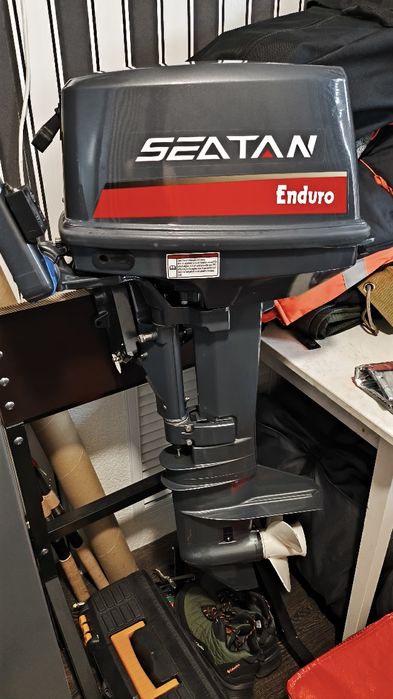 Продам лодочный мотор 9.8