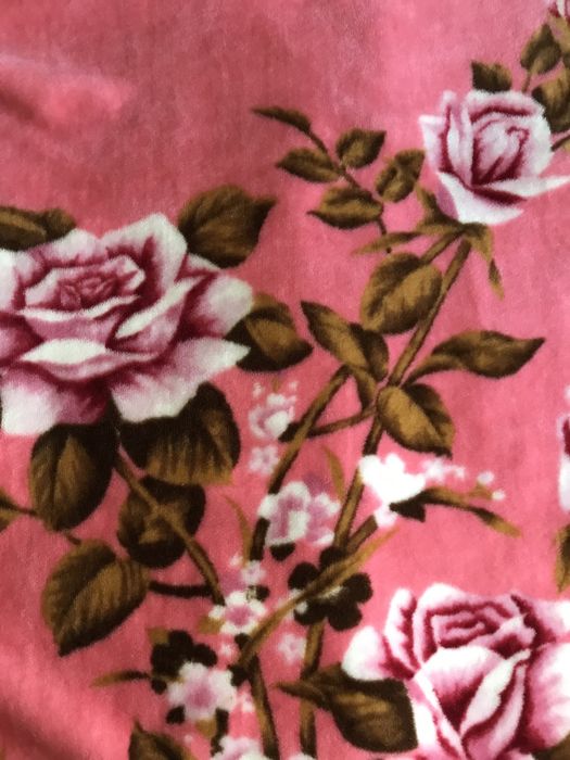 Продам 2 шерстяных пледа