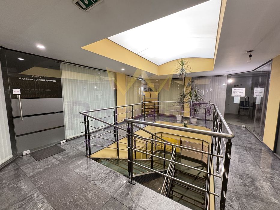 Продава се Магазин в София, Център - 31 кв.м за 3546 €/кв.м - Снимка #2