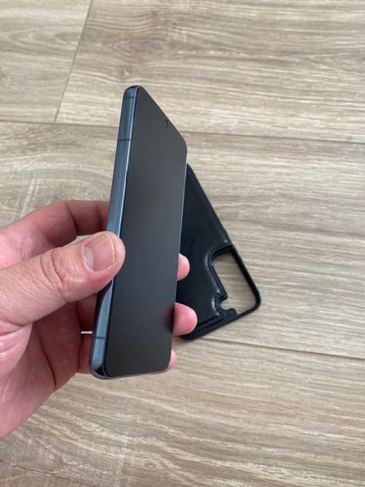 Продам Samsung S22  5G