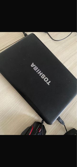 Ноутбук TOSHIBAa