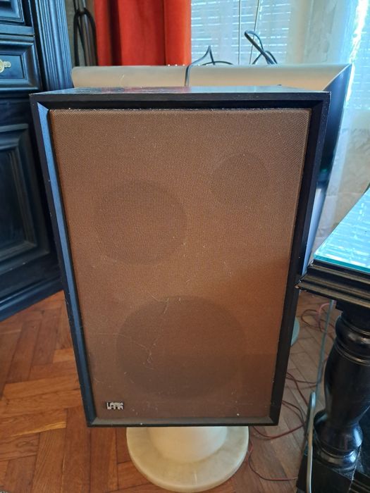 Продавам японски грамофон,касетофон,радио,колони.