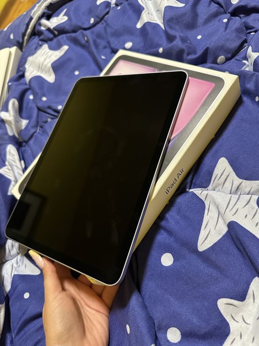 Vând iPad Air 11” M3 Wi-Fi – 128 GB, Mov