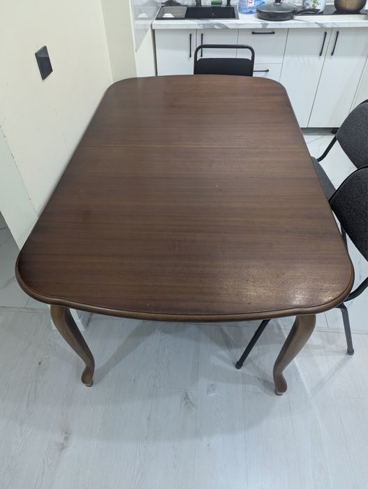 Стол из чистого дерево