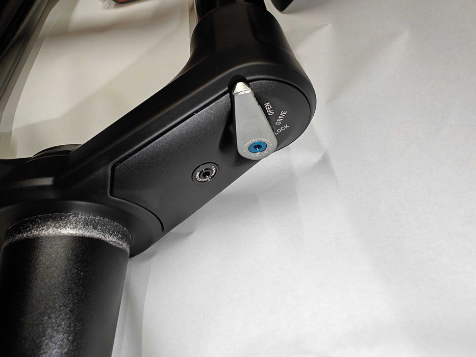 Вилка DT Swiss F 535 ONE, 150 mm, нова, MTB, амортисьор