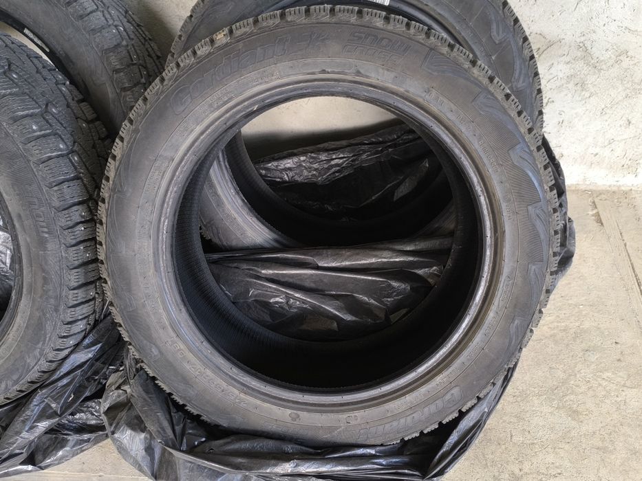 Шины зимние 215/55/R17