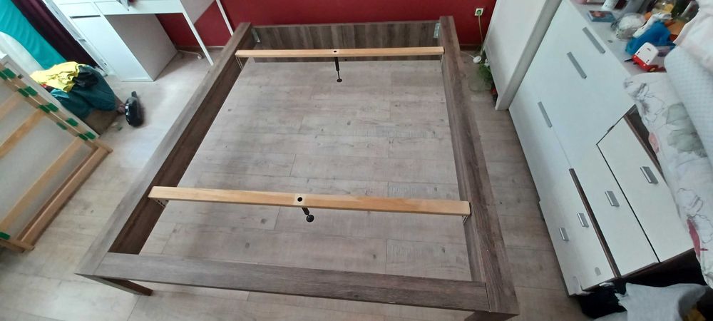Спално легло за матрак 160/200 см. Само рамката