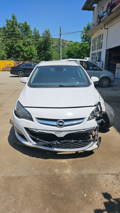 Opel Astra-1,7ди зел/110к.с.-2015год-на.части