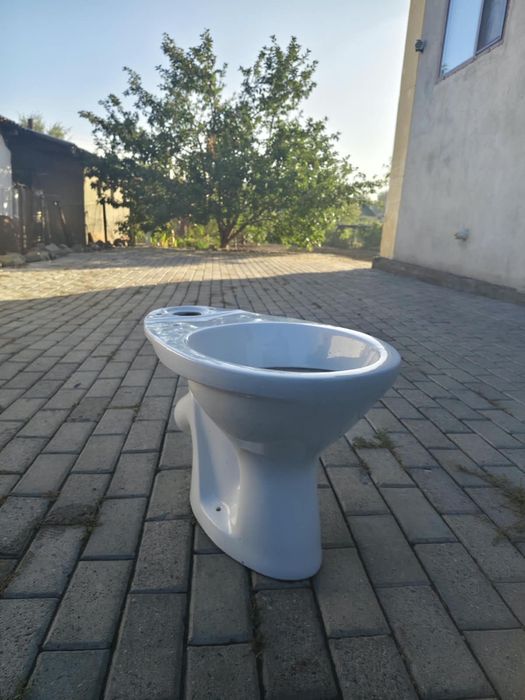 Срочно продам унитаз