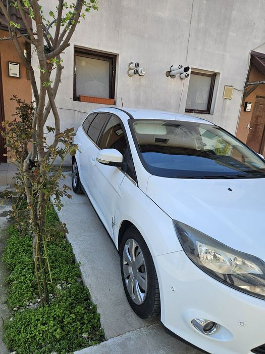 Ford Focus 2012, 1,6 diesel, aproape toate dotarile