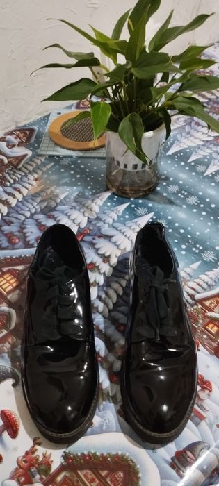 Продаю женские осенне-весенние туфли за чисто символическую стоимость.