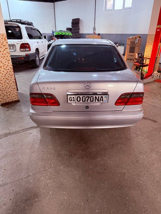 Продается мереседес E320 в идеальном состоянии