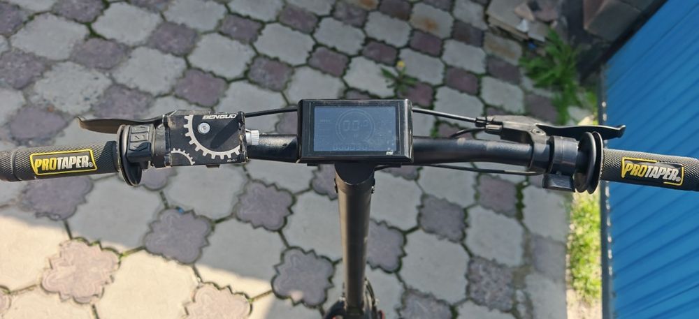 Электросамокат Kugo G 3