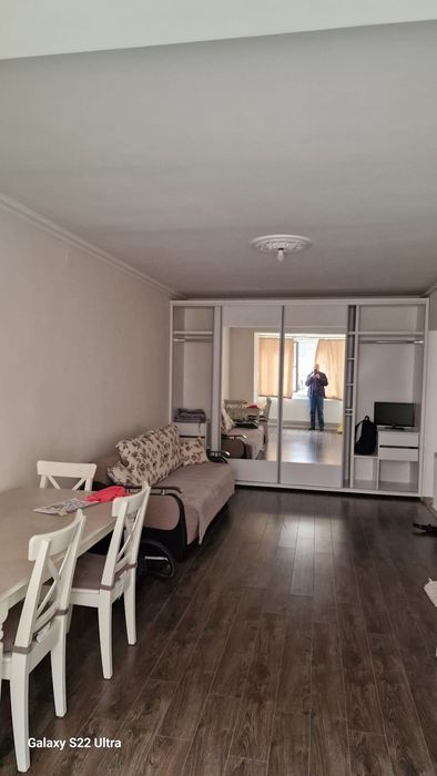 Închiriez apartament