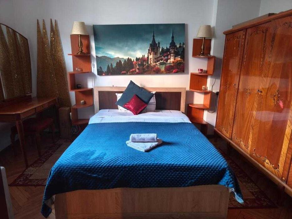 2 apartamente confortabile in curtea privata, cu locuri de parcare